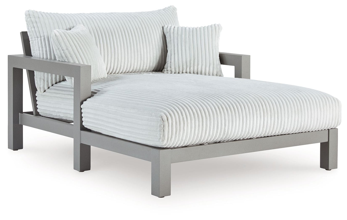Outdoor Chaises