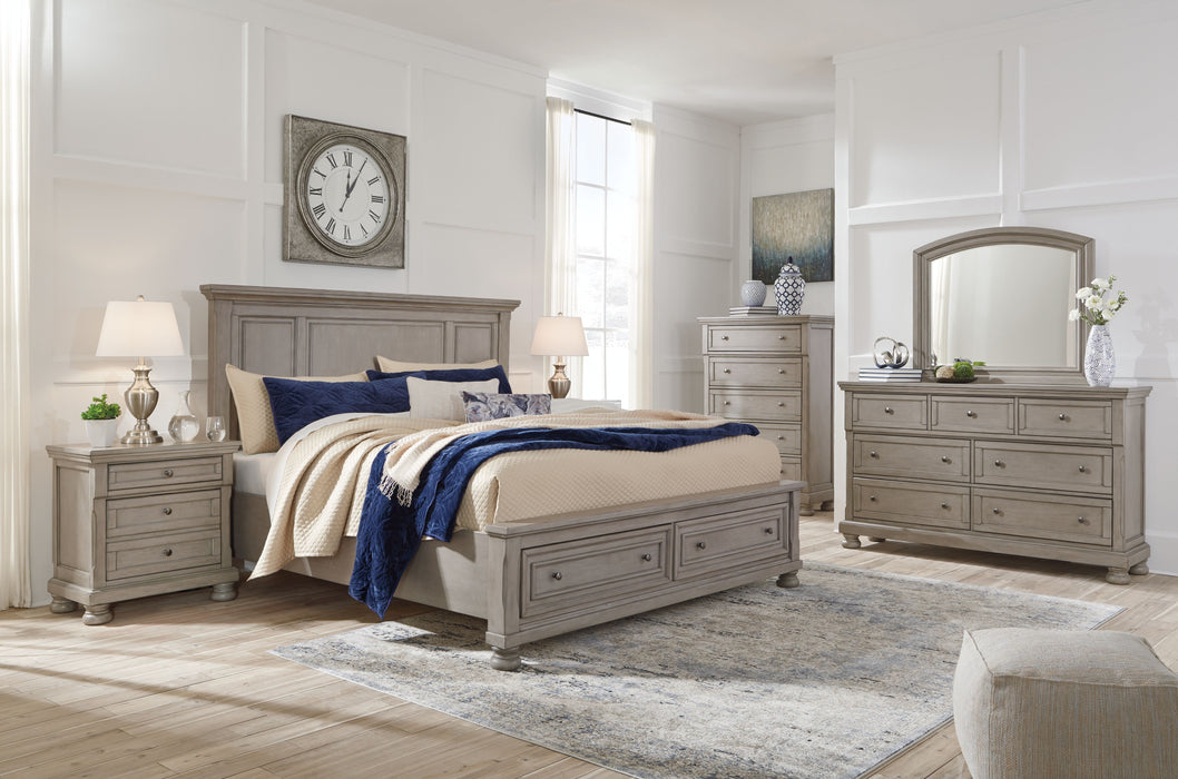 Lettner - California King Panel Storage Bed - 7 Pc. - Dresser, Mirror, Cal King Bed, 2 Nightstands - Light Gray
