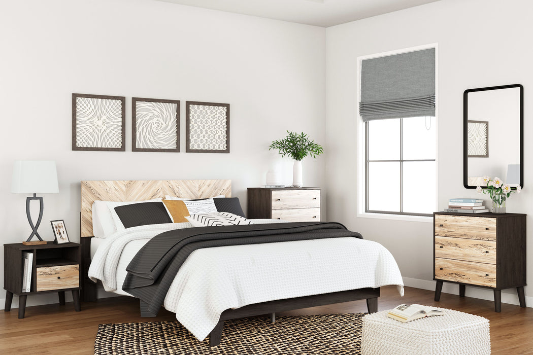 Piperton - Brown / Black - 4 Pc. - Queen Platform Bed, 2 Nightstands
