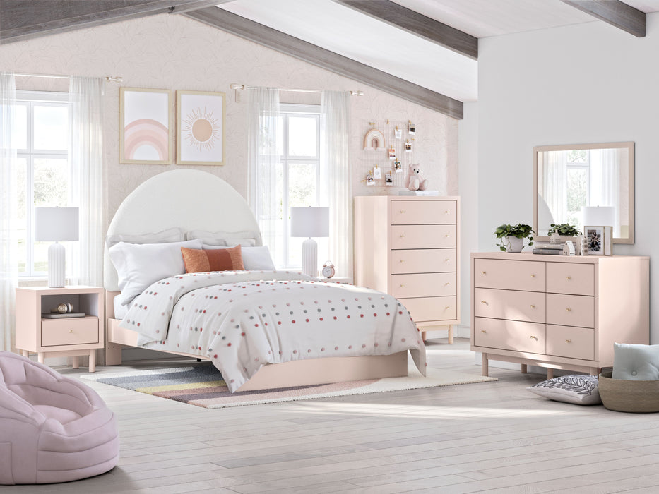 Wistenpine - 6 Pc. - Dresser, Mirror, Full Upholstered Panel Bed - Blush