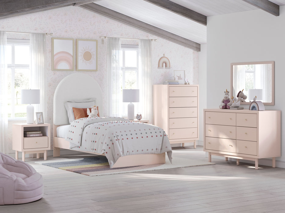 Wistenpine - 9 Pc. - Dresser, Mirror, Chest, Twin Upholstered Panel Bed, 2 Nightstands - Blush