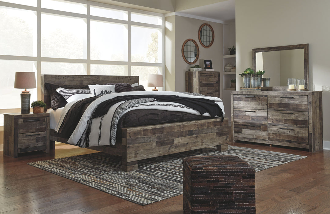 Derekson - 7 Pc. - Dresser, Mirror, King Panel Bed, 2 Nightstands - Multi Gray