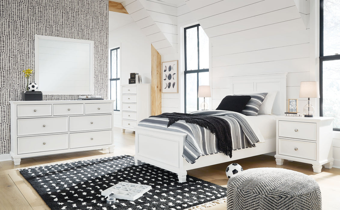 Fortman - 7 Pc. - Dresser, Mirror, Twin Panel Bed, 2 Nightstands - White