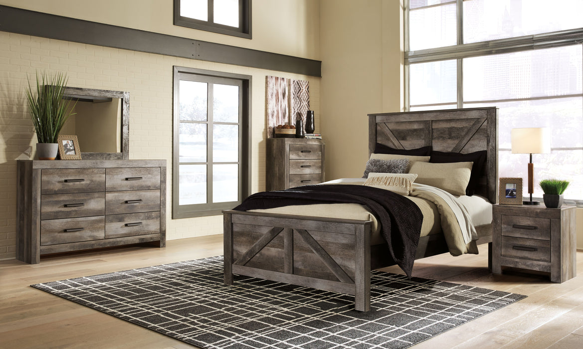 Wynnlow - 8 Pc. - Dresser, Mirror, Chest, Queen Crossbuck Panel Bed, 2 Nightstands - Gray