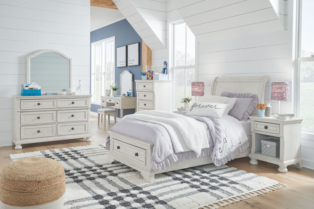 Robbinsdale - 10 Pc. - Dresser, Mirror, Chest, Twin Sleigh Storage Bed, 2 Nightstands, Vanity Set - Antique White