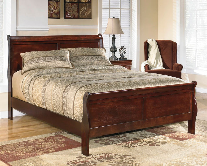 Alisdair - California King Sleigh Bed - Dark Brown