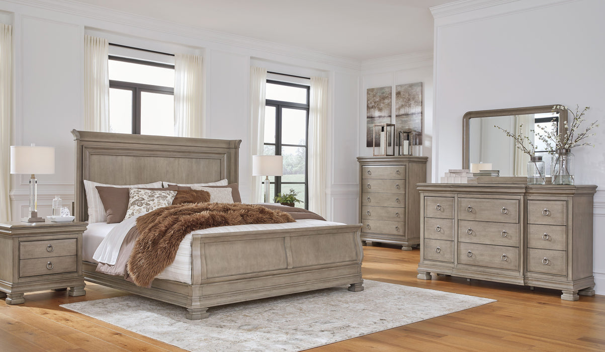 Lexorne - 6 Pc. - Dresser, Mirror, California King Sleigh Bed, 2 Nightstands - Gray