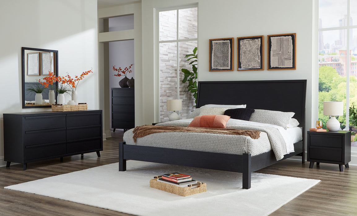 Danziar - 7 Pc. - Dresser, Mirror, King Panel Bed With Low Footboard, 2 Nightstands - Black